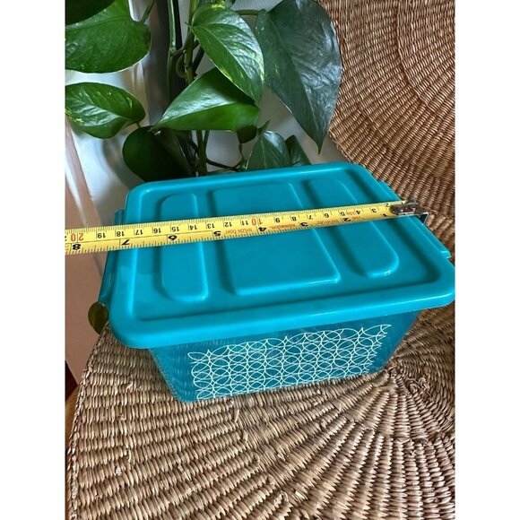 Blue Plastic storage container - Picture 3 of 8